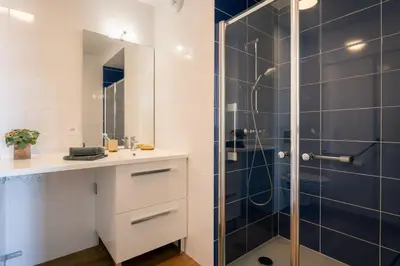 Salle de bains dans l'établissement Résidence de Brest Lambézellec