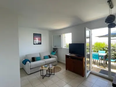 Télévision ou salle de divertissement dans l'établissement Les terrasses de Pentrez - 11