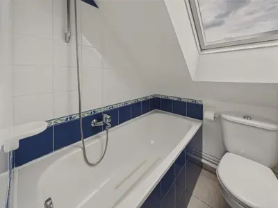 Salle de bains dans l'établissement Balcon vue mer et piscine pour 4 personnes