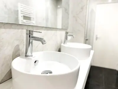 Salle de bains dans l'établissement COLIVING - WIFI - TV - Proche TRAM - L'ESCALE PARTAGEE