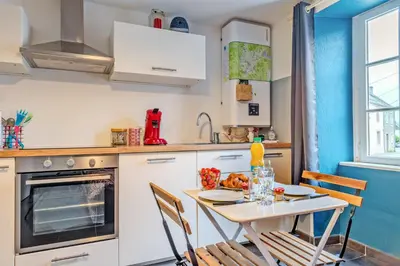 Cuisine ou kitchenette dans l'établissement Bleunienn - Studio au cœur du centre-bourg