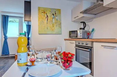 Cuisine ou kitchenette dans l'établissement Bleunienn - Studio au cœur du centre-bourg