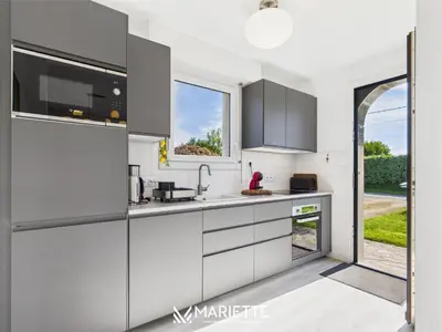 Cuisine ou kitchenette dans l'établissement - COLETTE- Havre de paix a Pouldohan