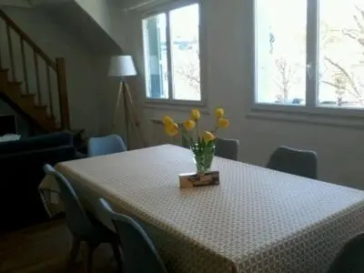 Coin salon dans l'établissement Apartment close tonte sea