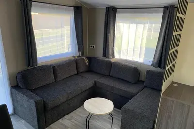 Coin salon dans l'établissement mobil home