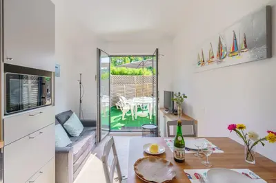 Cuisine ou kitchenette dans l'établissement Ty Koad - maison avec grande terrasse