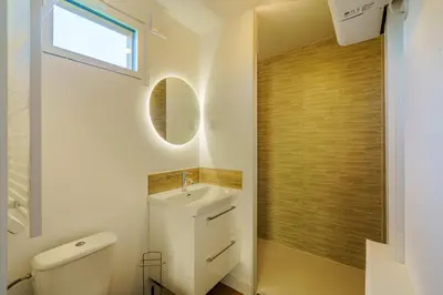Salle de bains dans l'établissement Ty Koad - maison avec grande terrasse