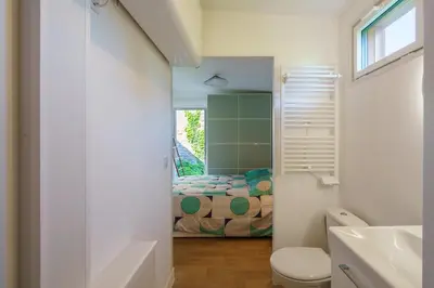 Salle de bains dans l'établissement Ty Koad - maison avec grande terrasse