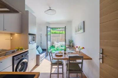 Cuisine ou kitchenette dans l'établissement Ty Koad - maison avec grande terrasse