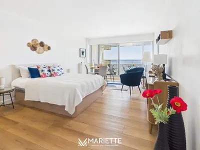 Un ou plusieurs lits dans un hébergement de l'établissement -Ocean- Studio renove avec parking et vue mer