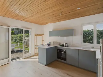 Cuisine ou kitchenette dans l'établissement Maison pour 6 avec jardin à 1 km de la plage