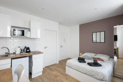 Cuisine ou kitchenette dans l'établissement Pommeau