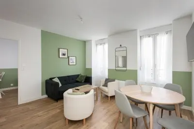 Coin salon dans l'établissement T3 Far