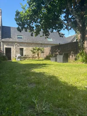 Jardin de l'établissement Maisonnette bretonne typique Beg Meil Fouesnant Ty Breizh plage