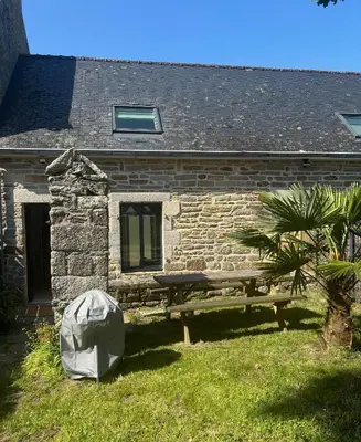Jardin de l'établissement Maisonnette bretonne typique Beg Meil Fouesnant Ty Breizh plage