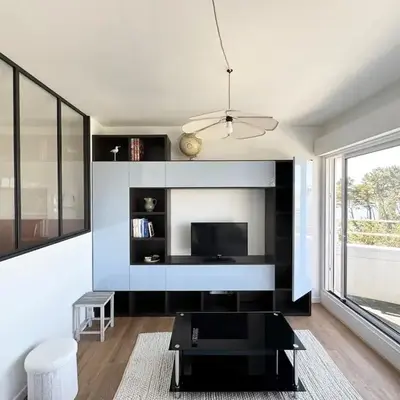 Appartement rénové vue mer