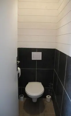 Salle de bains dans l'établissement L'Amiral - vue mer sur le port