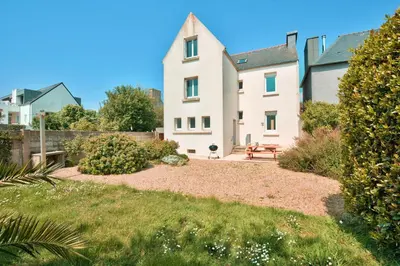 Jardin de l'établissement Maison pour 8 dans le centre de Plouguerneau