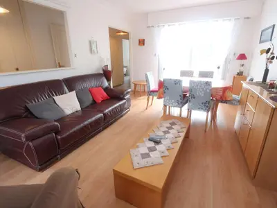 Coin salon dans l'établissement Appartement T2 à Bénodet proche plages, vue rivière - FR-1-481-178