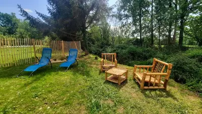 Jardin de l'établissement Bel appartement avec jardin à la campagne