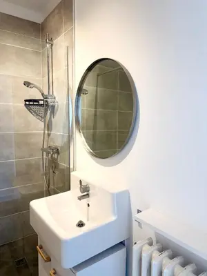 Salle de bains dans l'établissement Appartement avec chambre séparée Brest centre ville