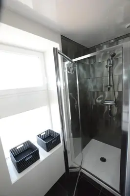 Salle de bains dans l'établissement IROISE GRANDE MAISON en Baie d'Audierne Finistère 5 chambres