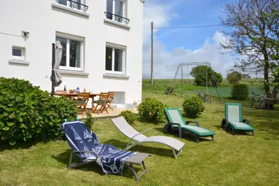 Jardin de l'établissement IROISE GRANDE MAISON en Baie d'Audierne Finistère 5 chambres
