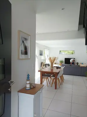 Cuisine ou kitchenette dans l'établissement Contemporaine proche plage trez hir