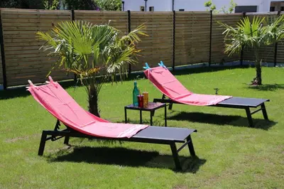 Jardin de l'établissement Superbe maison avec piscine privée