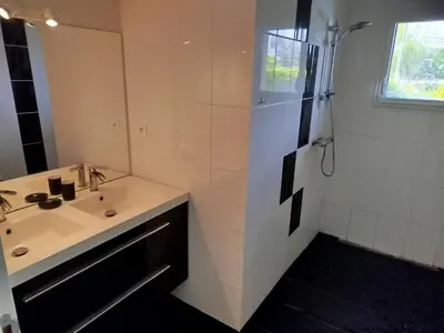 Salle de bains dans l'établissement Grande maison familiale