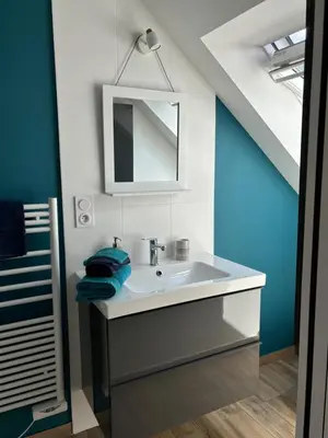 Salle de bains dans l'établissement Gîte en campagne, idéal randonneurs