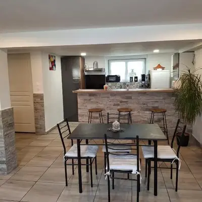 Appartements rénové a neuf au rez de chaussé de notre maison