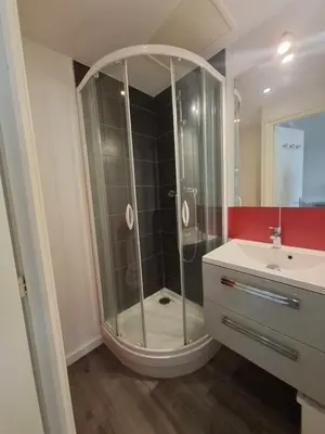 Salle de bains dans l'établissement Beau studio rez de chaussée