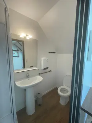 Salle de bains dans l'établissement Le Bouthiry