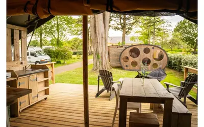 Coin salon dans l'établissement Lodge Holidays - Glamping Fouesnant