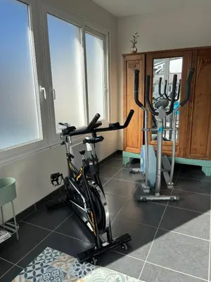 Salle ou équipements de sports de l'établissement Hébergement la plage à pied