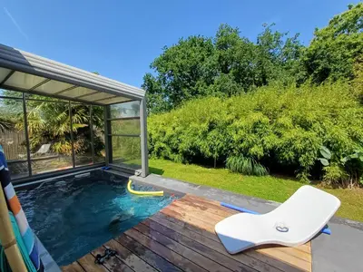 Piscine de l'établissement Magnifique maison contemporaine piscine chauffée ou située à proximité