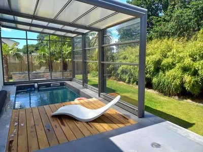 Piscine de l'établissement Magnifique maison contemporaine piscine chauffée ou située à proximité