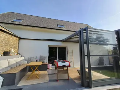 Balcon ou terrasse dans l'établissement Magnifique maison contemporaine piscine chauffée
