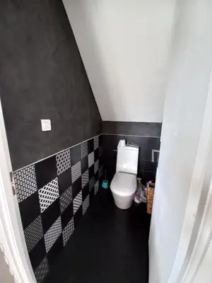 Salle de bains dans l'établissement Magnifique maison contemporaine piscine chauffée
