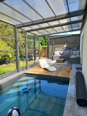 Piscine de l'établissement Magnifique maison contemporaine piscine chauffée ou située à proximité