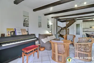 Coin salon dans l'établissement Ferme du Kastel Dinn