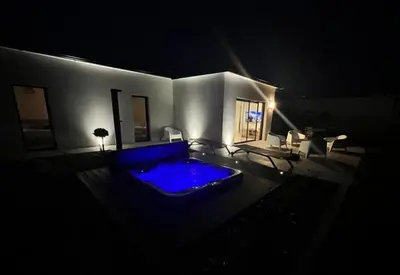 Piscine de l'établissement Villa 6 people, Spa and Sea View ou située à proximité