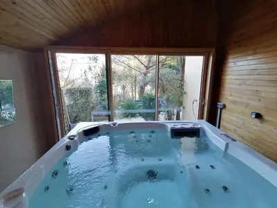 Plan de l'établissement Guest house dans jardin exotique, quartier calme, jacuzzi, parking gratuit