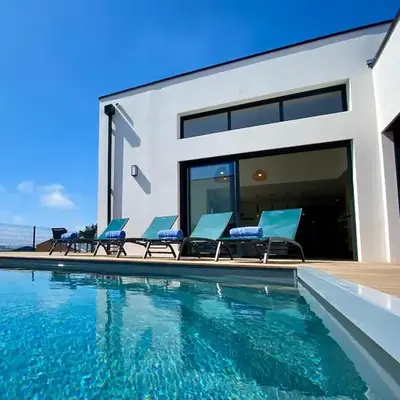 Escapade Marine piscine et spa pour 10