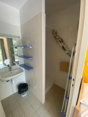 Salle de bains dans l'établissement Centre Moulin Mer