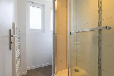 Salle de bains dans l'établissement Appart 3 chambres avec TV connectées et Jardin