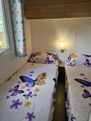 Un ou plusieurs lits dans un hébergement de l'établissement MH3-Confort Plus, 3ch, 6 pl, LAVE VAISSELLE, TV, WI-FI, Draps & ménage, en option !