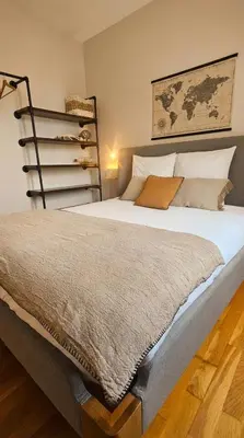 Un ou plusieurs lits dans un hébergement de l'établissement Maison avec jardin clos - Plage et centre accessibles à pied - Chambre enfants immersive pour vivre de belles aventures - WiFi haut débit - Draps et serviettes fournis - Animaux non admis