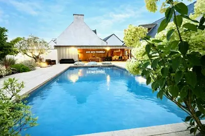 Piscine de l'établissement Villa le 25 - Piscine et Sauna au bourg de Carantec ou située à proximité
